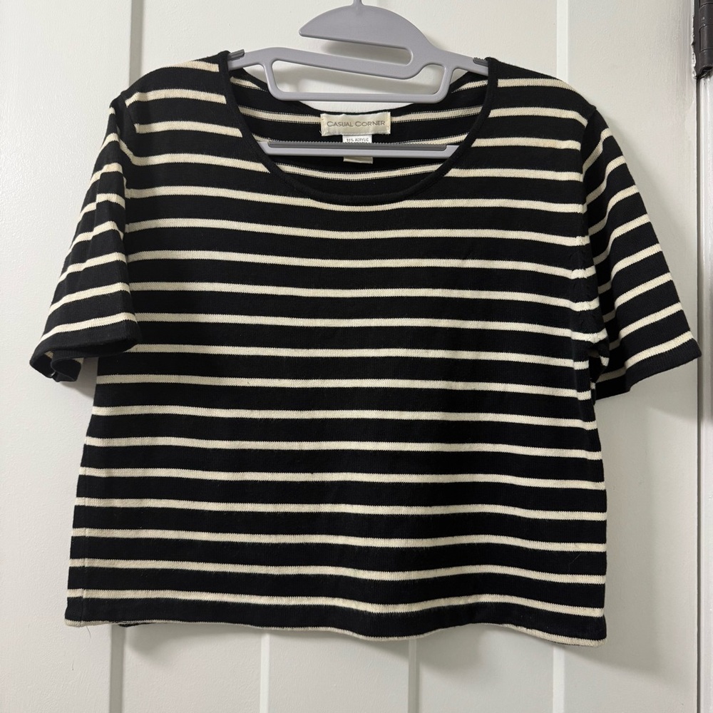 Casual Corner Women’s Small Black With White Stripes Short Sleeve Shirt Vintage‎